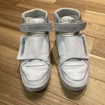 리복 x MOUNTAIN RESERCH ALIEN STOMPER