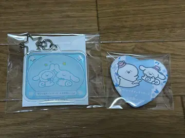 문구와 함께 산리오 시나몬 아크릴 키링 캔뱃지