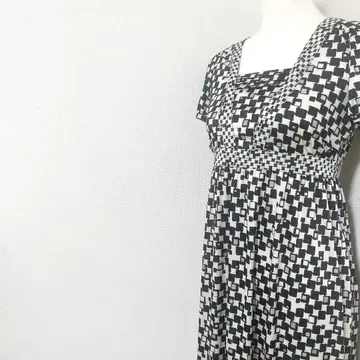 쿠미쿄쿠 엘레강트 디자인 기하학 패턴 원피스 반팔 모노톤 소매 리본