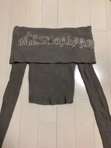 y2k 리브 오프숄더 베어 탑