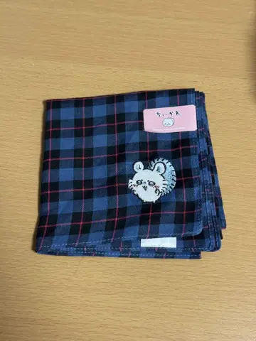 체크 무늬 자수 손수건 치이카와 모몽가