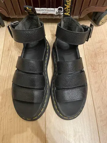 Dr.Martens CLARISSA II UK5 블랙 가죽 통굽
