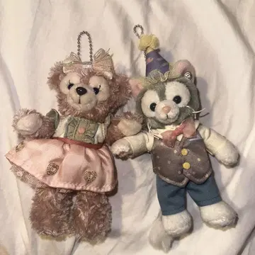 From All of Us 셰리 메이 젤라토니 봉제 인형 배지