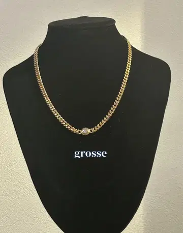 grosse 크리스탈이 달린 키헤이 골드 컬러 목걸이
