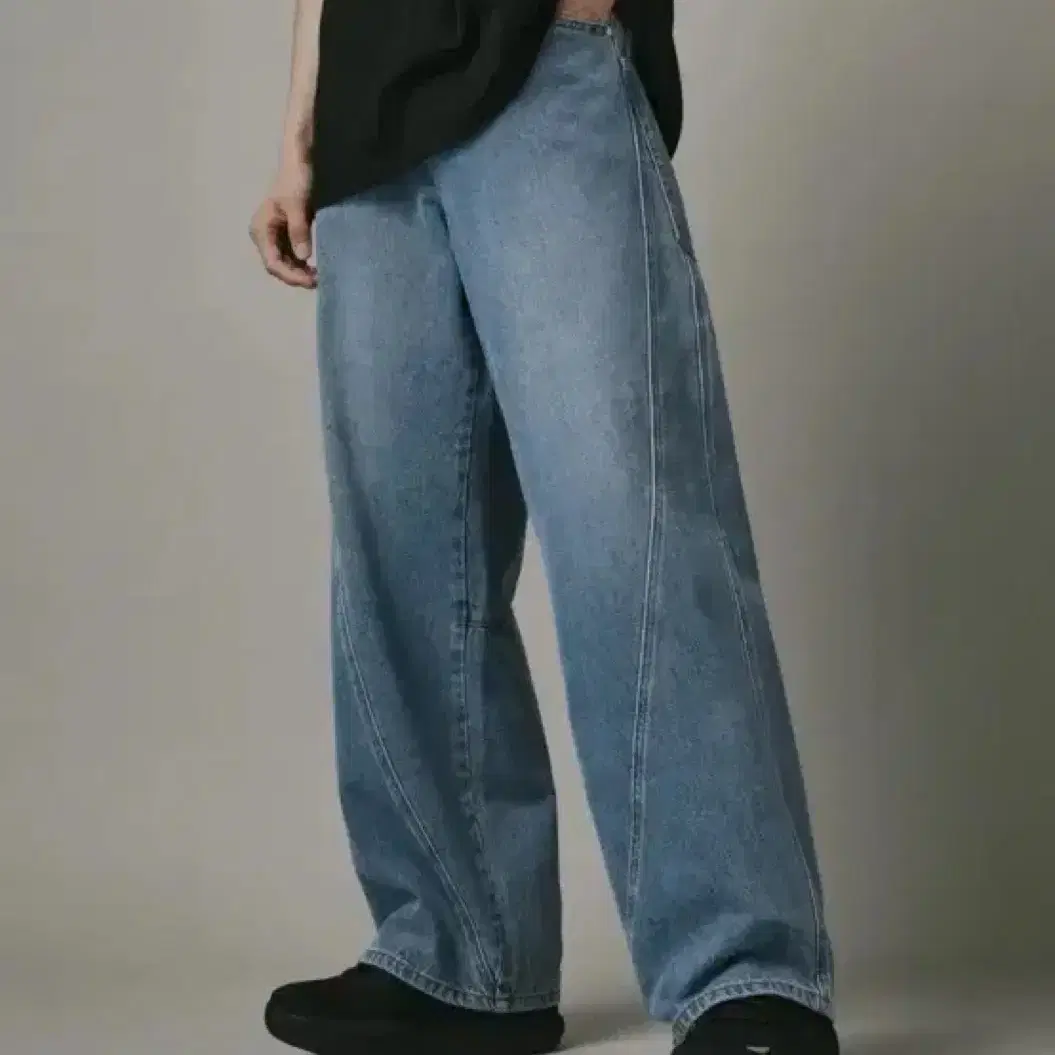 Trillion Domingo Pinch Cut Wide Denim Pants (SAND BLUE) on