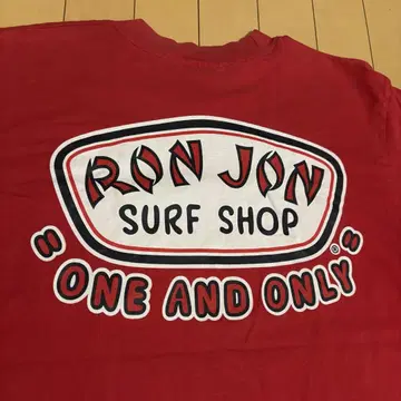 RON JON 레드 티셔츠 포켓 부착 티셔츠