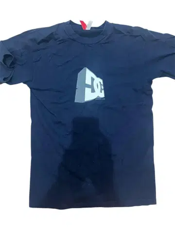 DC 티셔츠