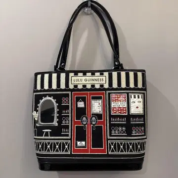 LULU GUINNESS 토트백 매장 디자인