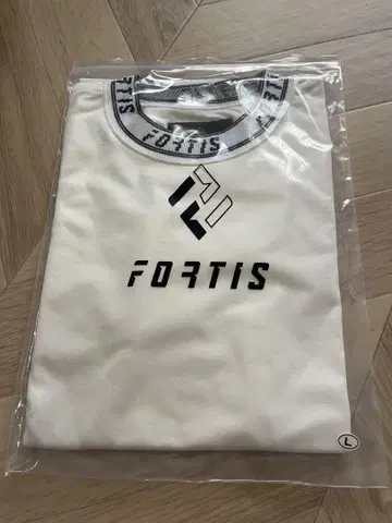 FORTIS 화이트 긴팔 티셔츠 L 사이즈