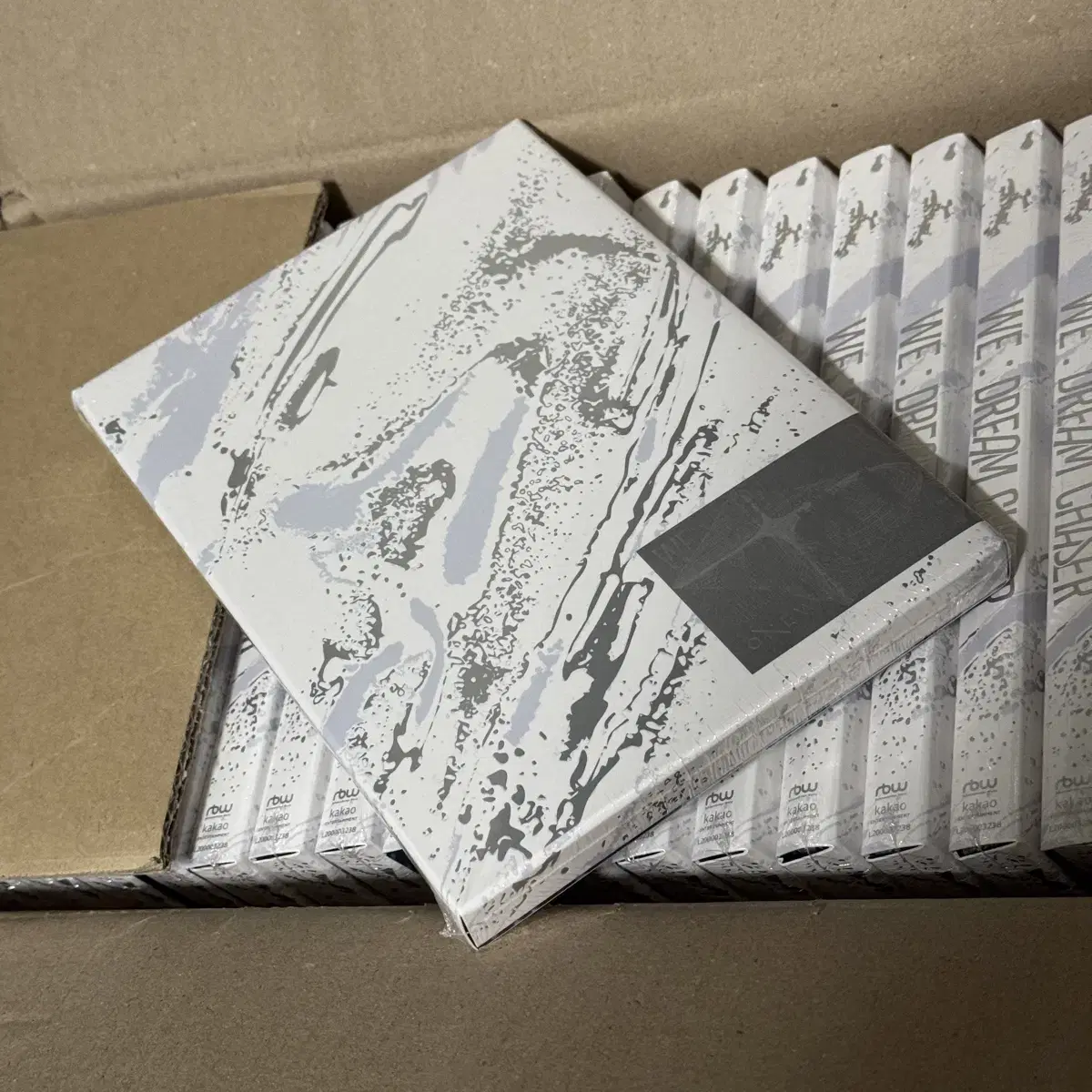 ONEWE 2nd Full Album [Dream Chaser] (Sealed)