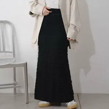 Kastane 카스타네 컷 프릴 I 라인 스커트 블랙