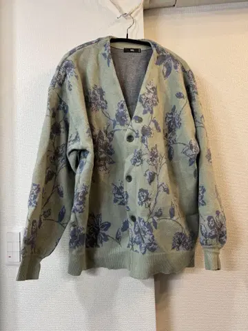 HARE 꽃무늬 가디건 M 사이즈