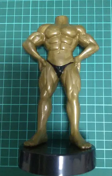 보디 빌더 피규어 골드 컬러