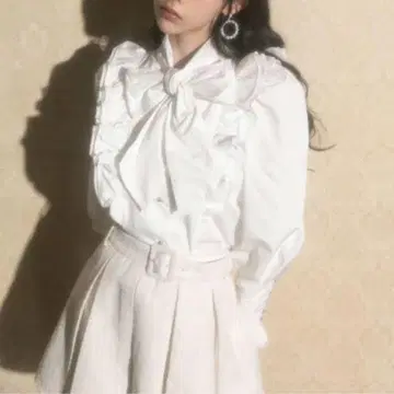 bubbles 버블 프릴 리본 블라우스 화이트