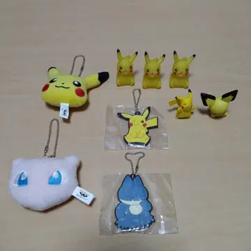 포켓몬 키체인 & 입상 세트 피카츄 뮤우 카비곤 피츄