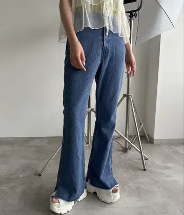 새상품 아프레 주르 미뇽 데님 플레어 팬츠 부츠 컷 플레어 데님