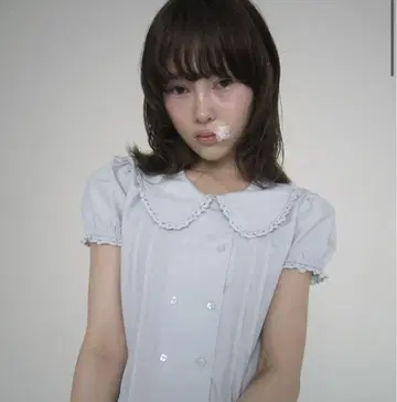 하트 버튼 레이스 퍼프 블라우스