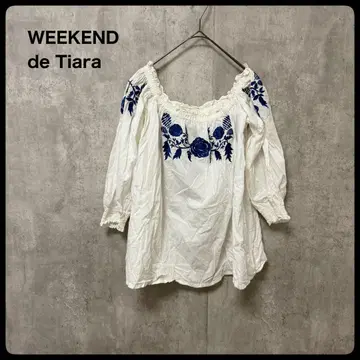 WEEKEND de Tiara 오프숄더 자수 블라우스 7부 소매