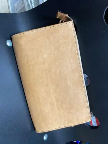 가죽 베이지 클러치백 MUJI?