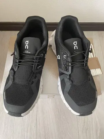 On 클라우드 5 Cloud5 Black/White