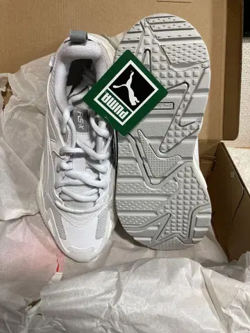 신상품 미사용 28.5cm PUMA 푸마 택 포함 화이트 스니커즈 흰색