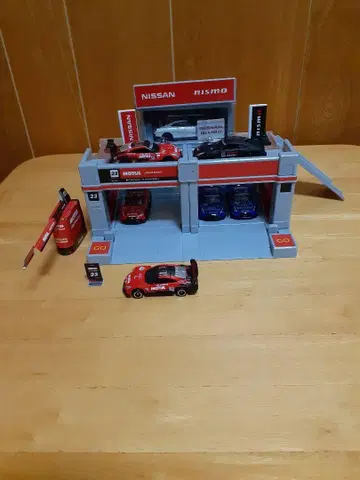 Nismo 미니카 세트 6대 및 Nismo 피트