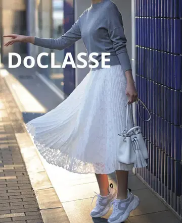 DoCLASSE 두클라쎄 컷 자카드 플리츠 스커트