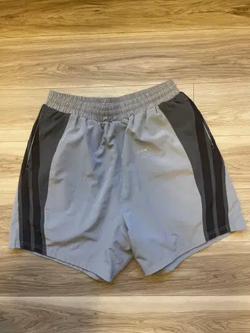LYFT 2LINE WIDE SHORTS - GREY M 사이즈