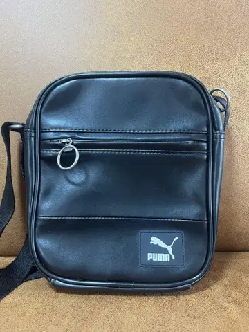 푸마 숄더백 가죽 소재 PUMA 숄더백 스포츠 백