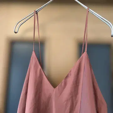 SNIDEL 스나이델 컷 새틴 레이어드 원피스 브라운