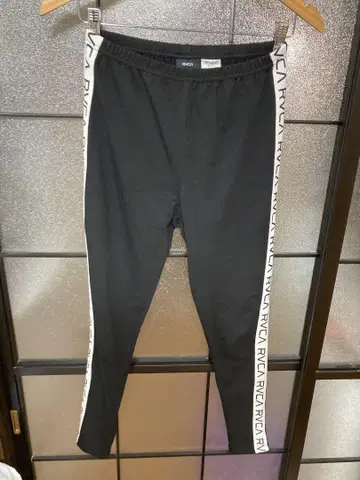 RVCA 블랙 레깅스 S 사이즈