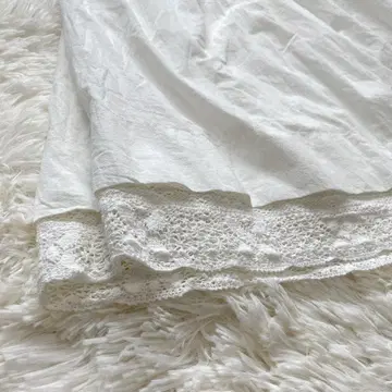 사만사 모스모스 자수 레이스 밴딩 밑단 스커트