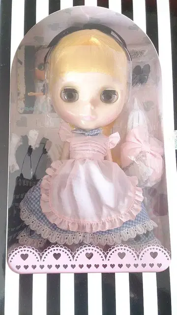 브라이스 큐트&큐리어스 BLYTHE CUTE & CURIOUS
