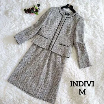 컨디션 최상 INDIVI 셋업 38 트위드 화이트 블랙 노카라