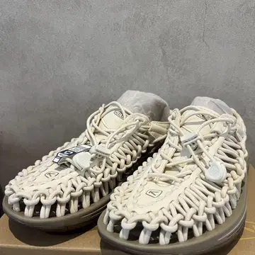 새상품 KEEN 킨 우먼 유니크 UNEEK 샌들 23.5