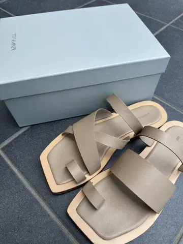 STYLEMIXER 비대칭 플랫 샌들 M