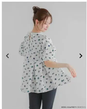 Fitmore 시어 자카드 꽃무늬 파이핑 상의