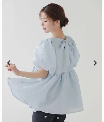 Fitmore 백 리본 볼륨 슬리브 자카드 탑
