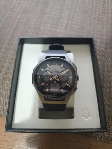 Bulova CURV 브로바 커브