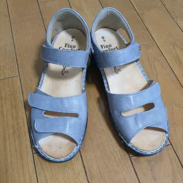 Finn Comfort 그레이 샌들 6 사이즈