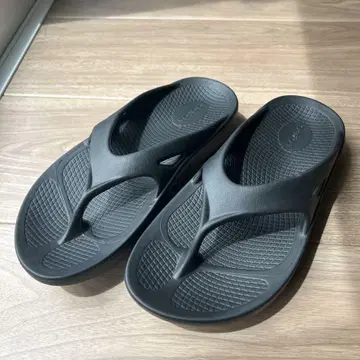 우포스 블랙 샌들