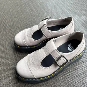 Dr. Martens 멜리 제인