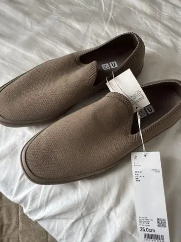미사용 새상품 유니클로 슬립온 25.0cm 브라운