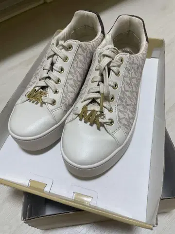 마이클코어스 스니커즈