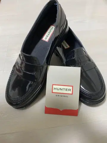 HUNTER 블랙 로퍼 합성 피혁