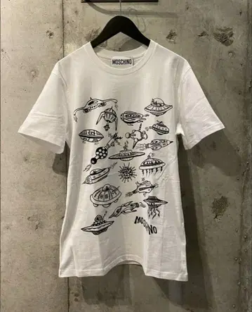 새상품 MOSCHINO 모스키노 UFO 티셔츠