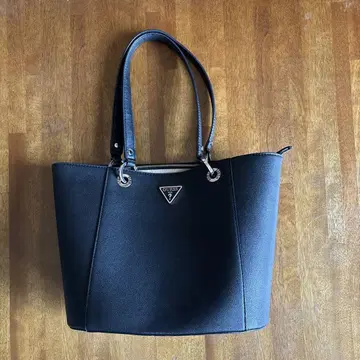 GUESS 블랙 토트백
