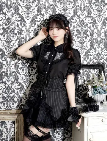 NOEMIE 노에미 로즈 스핀들 요크 블라우스