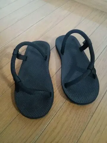 몽벨 소크온 샌들 블랙