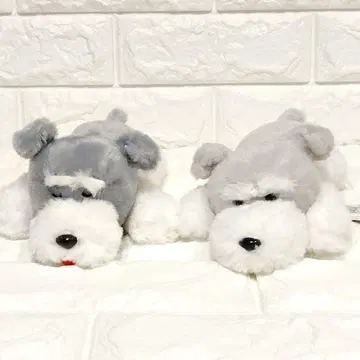 슈나와 밥 슈나우저 누워 있는 봉제 인형